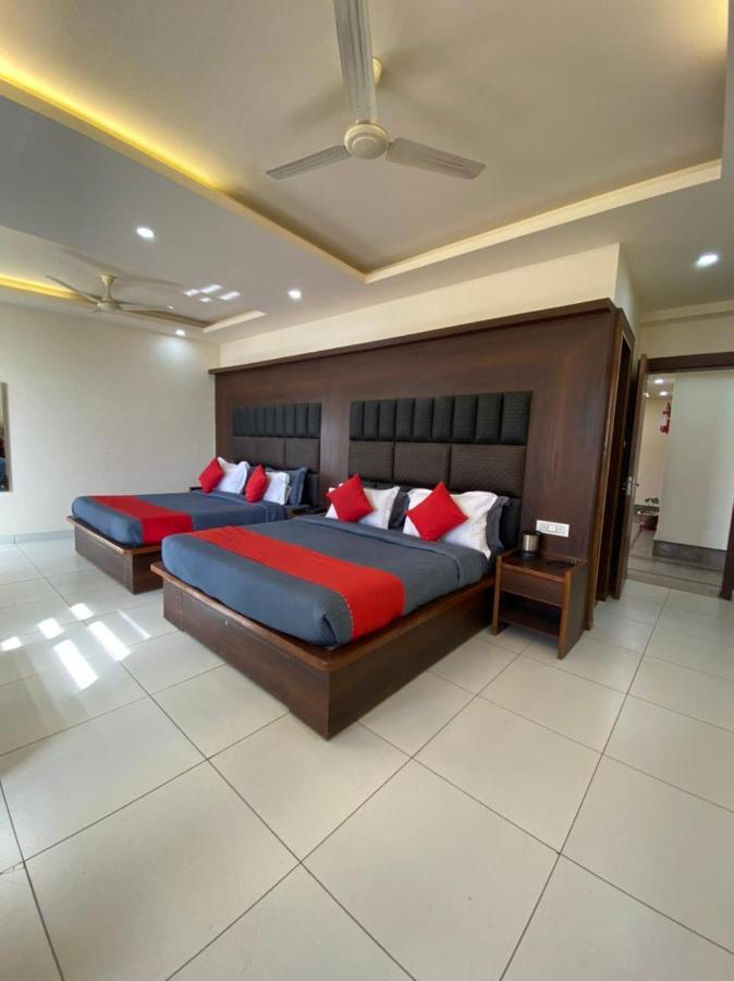 Hotel Katra Royal Stay Ngoại thất bức ảnh