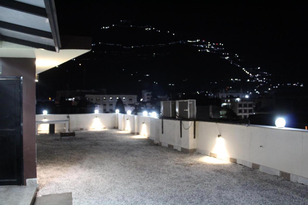 Hotel Katra Royal Stay Ngoại thất bức ảnh